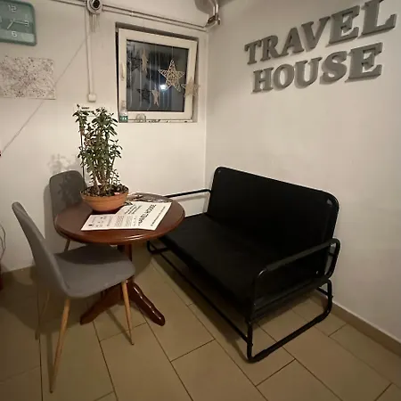 Travel House 3* 브로츠와프